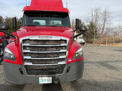 Used 2019 Freightliner Cascadia Detroit DD13 Semi Truck for sale #244418 - photo 2