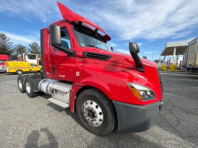 Used 2019 Freightliner Cascadia - photo 1