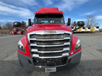 Used 2019 Freightliner Cascadia - photo 1