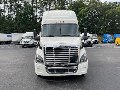 Used 2019 Freightliner Cascadia Detroit DD13 Semi Truck with Sleeper Cab for sale #244800 - photo 2