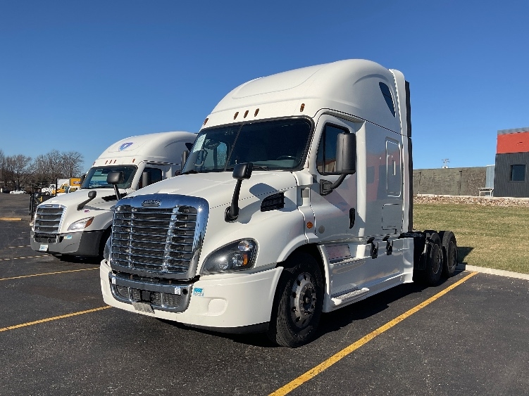 Used 2019 Freightliner Cascadia - photo 5