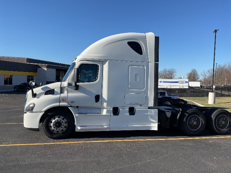 Used 2019 Freightliner Cascadia - photo 6