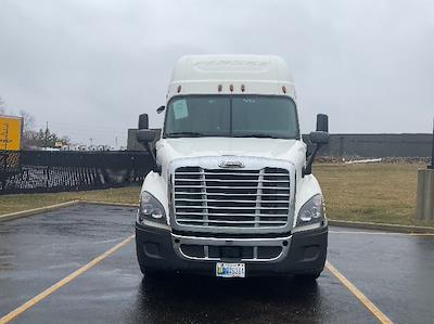 Used 2019 Freightliner Cascadia - photo 1