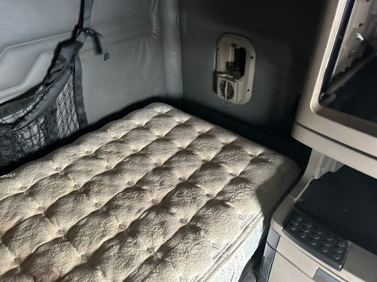 Used 2019 Freightliner Cascadia - photo 19