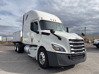 Used 2019 Freightliner Cascadia Detroit DD15AT Semi Truck with Sleeper Cab for sale #244900 - photo 1
