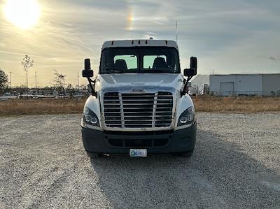 Used 2019 Freightliner Cascadia - photo 1