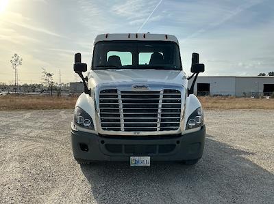 Used 2019 Freightliner Cascadia - photo 1