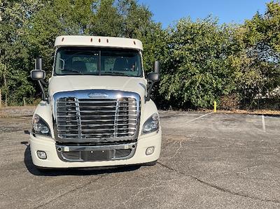 Used 2019 Freightliner Cascadia Detroit DD13 Semi Truck for sale #247231 - photo 2