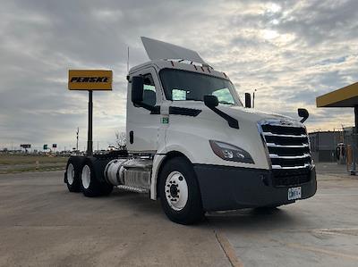 Used 2019 Freightliner Cascadia Detroit DD15AT Semi Truck for sale #248674 - photo 1