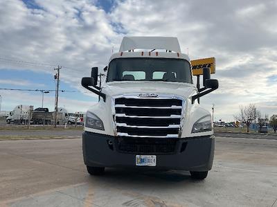 Used 2019 Freightliner Cascadia Detroit DD15AT Semi Truck for sale #248674 - photo 2