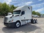 Used 2019 Freightliner Cascadia Detroit DD15AT Semi Truck with Sleeper Cab for sale #248714 - photo 3