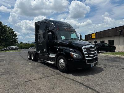 Used 2019 Freightliner Cascadia Detroit DD15AT Semi Truck with Sleeper Cab for sale #249069 - photo 1