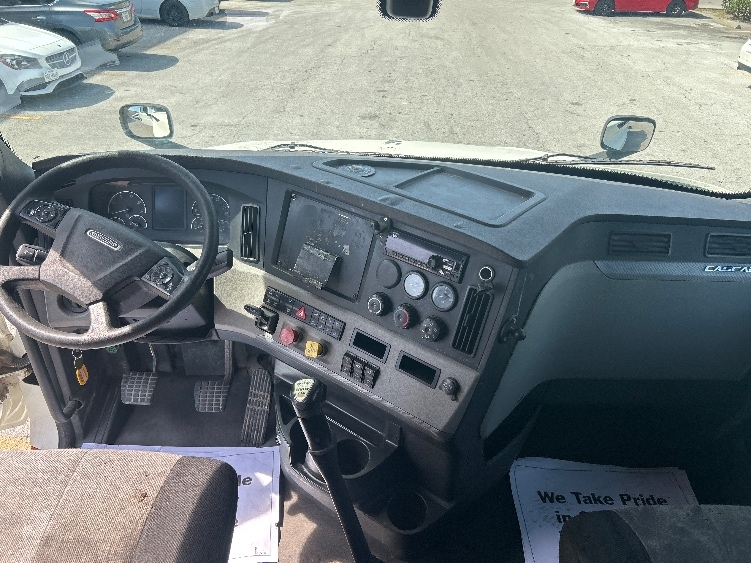 Used 2019 Freightliner Cascadia - photo 14