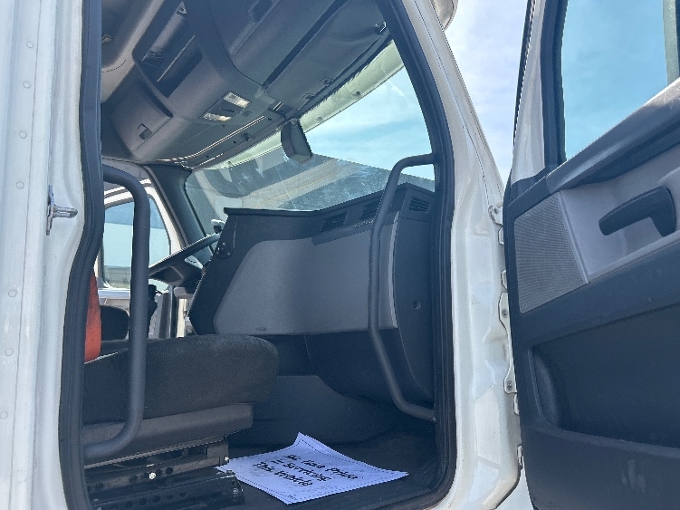 Used 2019 Freightliner Cascadia - photo 15
