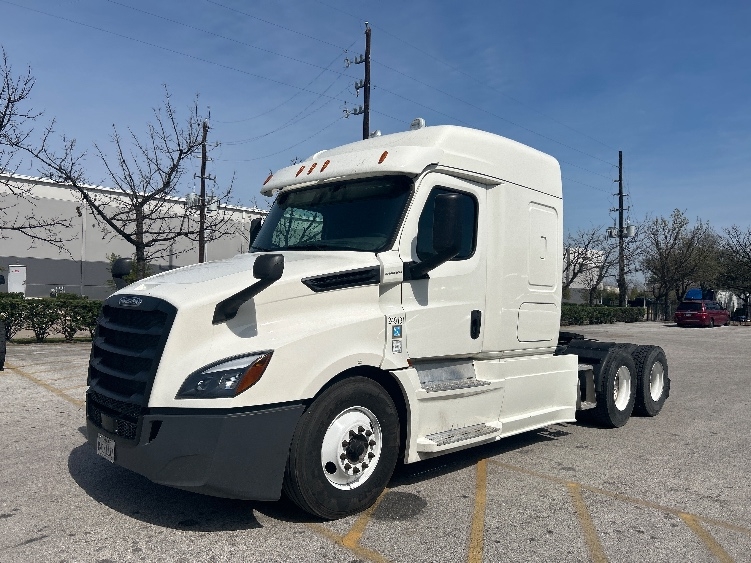 Used 2019 Freightliner Cascadia - photo 5
