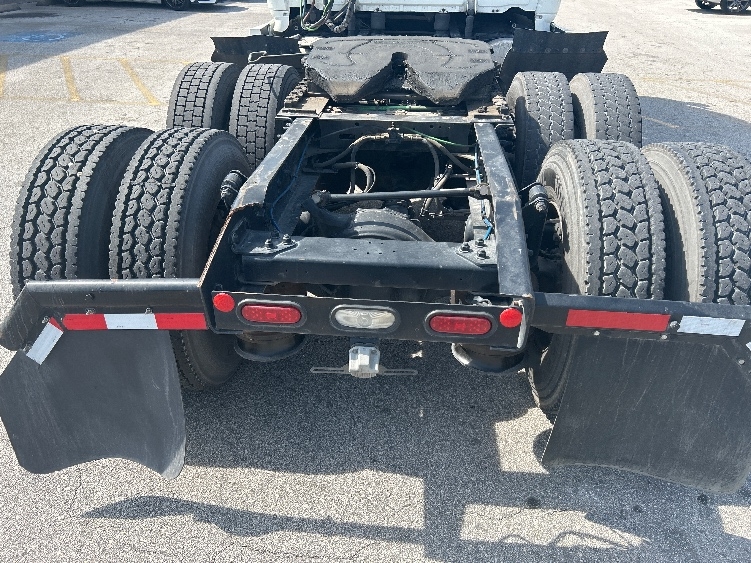 Used 2019 Freightliner Cascadia - photo 8