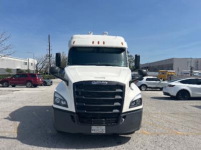 Used 2019 Freightliner Cascadia - photo 1