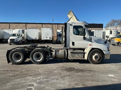 Used 2019 Freightliner Cascadia - photo 1