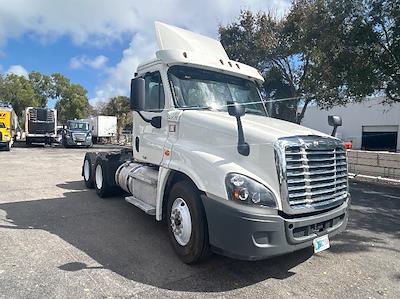 Used 2019 Freightliner Cascadia - photo 1
