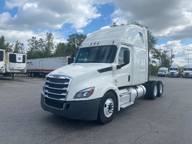 Used 2019 Freightliner Cascadia - photo 5