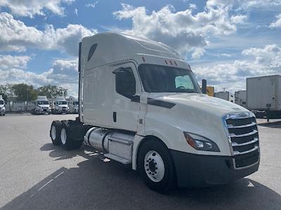 Used 2019 Freightliner Cascadia Detroit DD15AT Semi Truck with Sleeper Cab for sale #251994 - photo 1