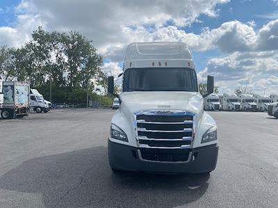 Used 2019 Freightliner Cascadia Detroit DD15AT Semi Truck with Sleeper Cab for sale #251994 - photo 2