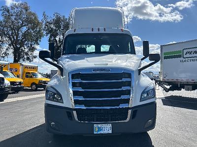 Used 2019 Freightliner Cascadia - photo 1
