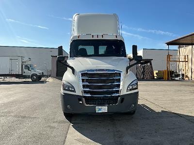 Used 2019 Freightliner Cascadia - photo 1
