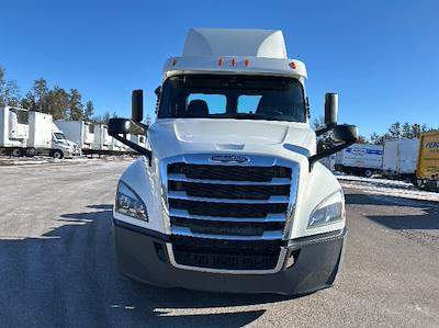 Used 2019 Freightliner Cascadia Detroit DD13 Semi Truck for sale #255046 - photo 2