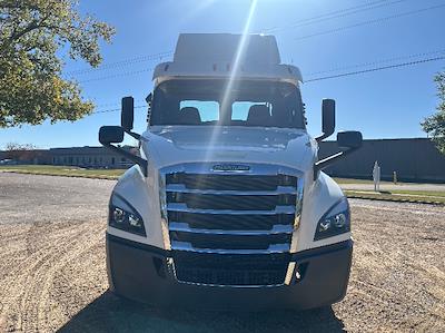Used 2019 Freightliner Cascadia Detroit DD13 Semi Truck for sale #255051 - photo 2