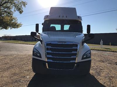 Used 2019 Freightliner Cascadia Detroit DD13 Semi Truck for sale #255055 - photo 2