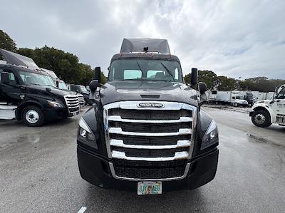 Used 2019 Freightliner Cascadia Detroit DD13 Semi Truck for sale #255353 - photo 2