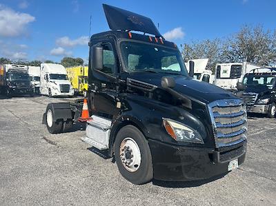 Used 2019 Freightliner Cascadia - photo 1