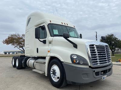 Used 2019 Freightliner Cascadia Detroit DD15AT Semi Truck with Sleeper Cab for sale #255447 - photo 1