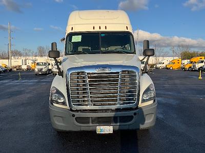 Used 2019 Freightliner Cascadia Detroit DD15AT Semi Truck with Sleeper Cab for sale #255452 - photo 2