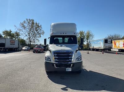 Used 2019 Freightliner Cascadia Detroit DD15AT Semi Truck for sale #255530 - photo 2