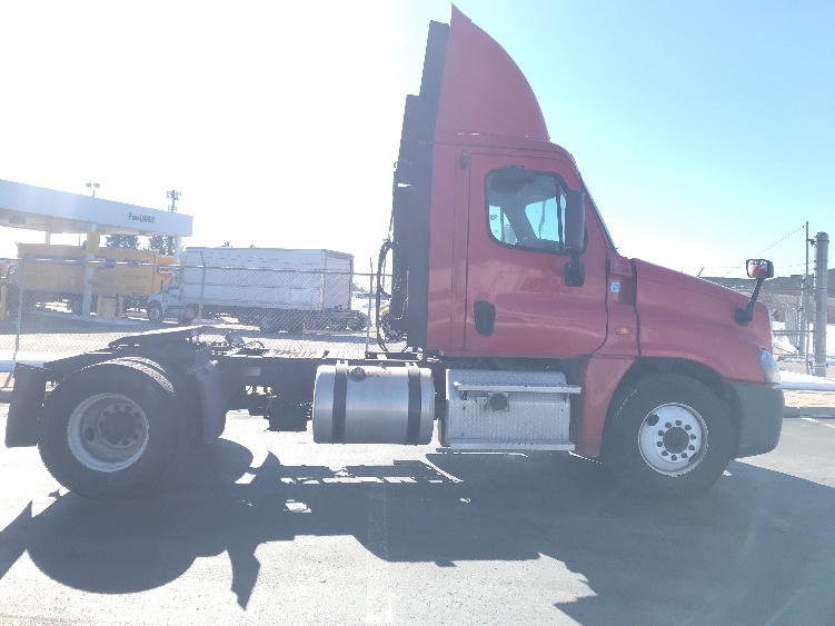 Used 2019 Freightliner Cascadia - photo 10