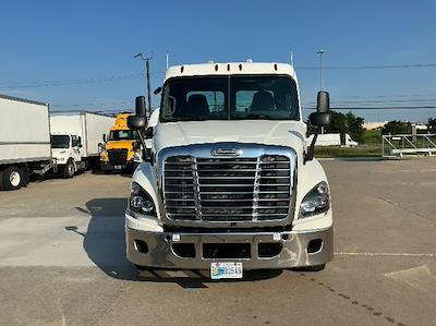 Used 2020 Freightliner Cascadia Detroit DD13 Semi Truck for sale #255898 - photo 2