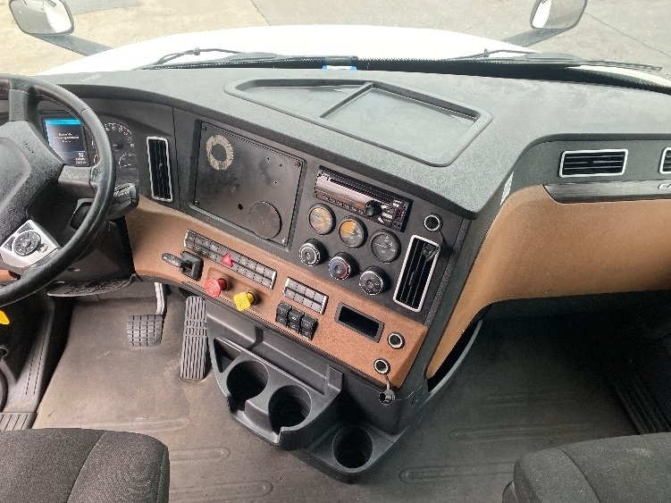 Used 2019 Freightliner Cascadia - photo 14