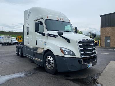 Used 2019 Freightliner Cascadia Detroit DD15AT Semi Truck with Sleeper Cab for sale #255987 - photo 1