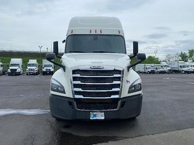 Used 2019 Freightliner Cascadia Detroit DD15AT Semi Truck with Sleeper Cab for sale #255987 - photo 2