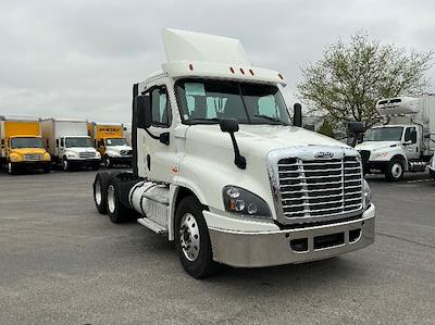 Used 2019 Freightliner Cascadia - photo 1