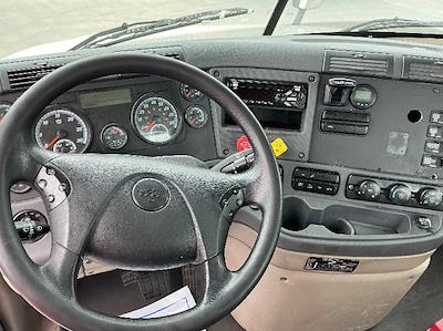 Used 2019 Freightliner Cascadia - photo 1