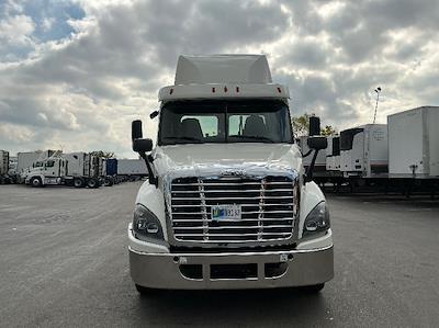 Used 2019 Freightliner Cascadia - photo 1