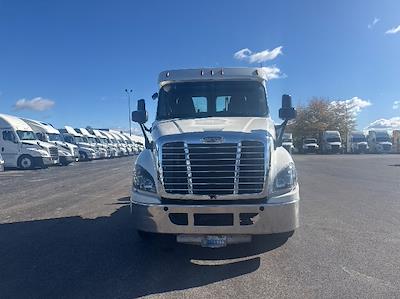 Used 2019 Freightliner Cascadia Detroit DD15AT Semi Truck for sale #256510 - photo 2