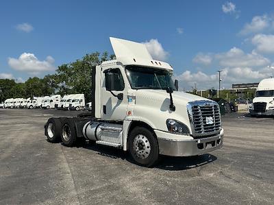 Used 2019 Freightliner Cascadia Detroit DD15AT Semi Truck for sale #256515 - photo 1