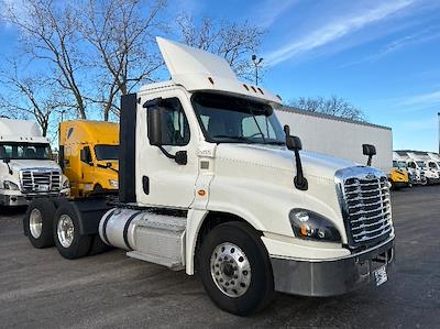 Used 2019 Freightliner Cascadia - photo 1
