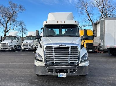 Used 2019 Freightliner Cascadia - photo 1