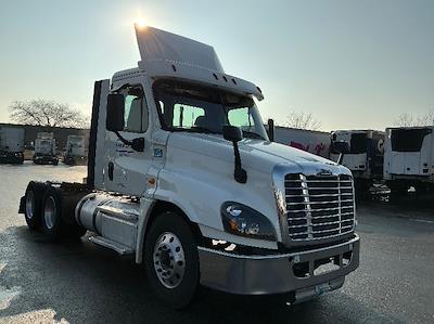 Used 2019 Freightliner Cascadia - photo 1