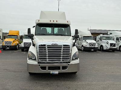 Used 2019 Freightliner Cascadia - photo 1